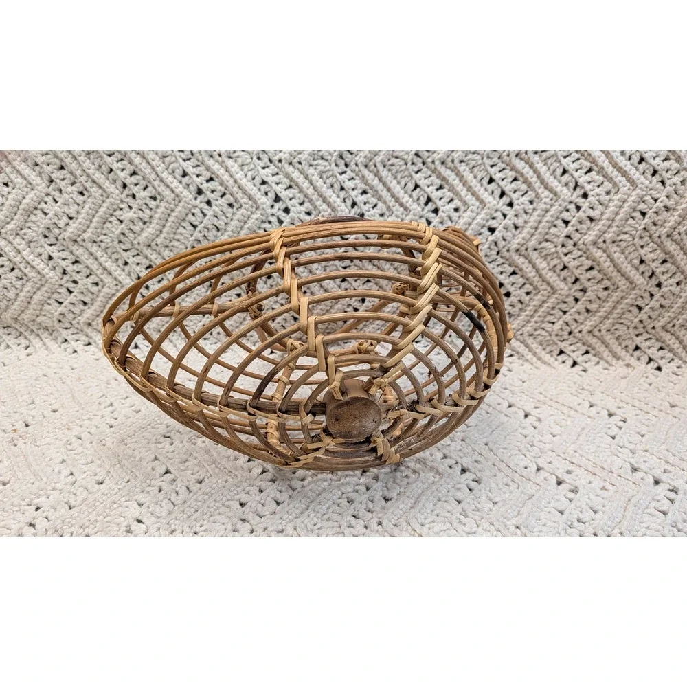 Vintage Wicker Chicken Basket Rattan Hen Egg Basket Farmhouse Decor 13x8x7